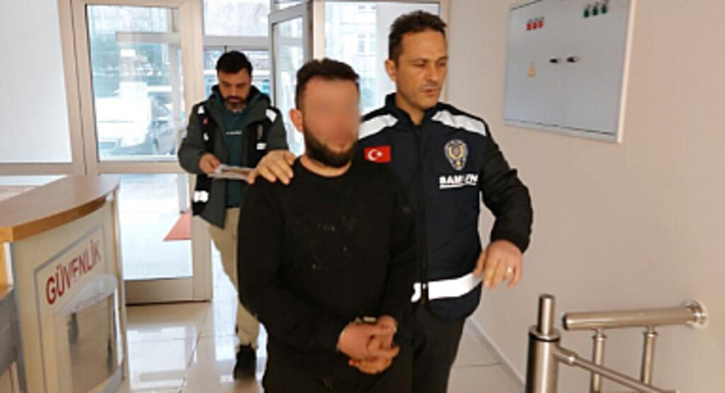 Samsun'da Evi Ateşe Verdiği İddia Edilen Şahıs Adliyede