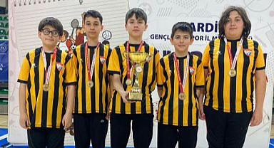 Badminton'da İki Kupa Birden Samsun'a Geldi