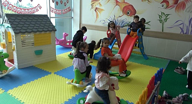 Bafra Devlet Hastanesi’nden Miniklere Oyun Sürprizi