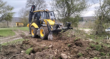 Kavak Belediyesi'nden Hastane ve Okul Yolunda Hummalı Çalışma