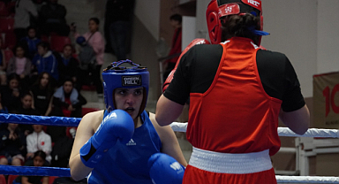Samsun’da Kadınlar Türkiye Boks Şampiyonası Başladı
