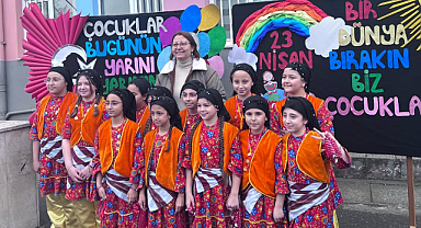 Samsun'da Muzaffer Barışyurt İlkokulu’ndan 23 Nisan’da Renkli Gösteri