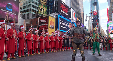 19 Mayıs Coşkusu New York’ta Mehter Marşıyla Yaşandı