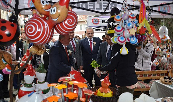 Bafra'da Yıl Sonu Sergisi Renkli Görüntülere Sahne Oldu