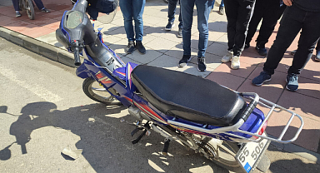 Çarşamba’da Araçla Çarpışan Motosiklet Sürücüsü Yaralandı