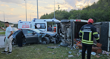 Çorum-Samsun Yolunda Kaza: 4 Kişi Yaralandı