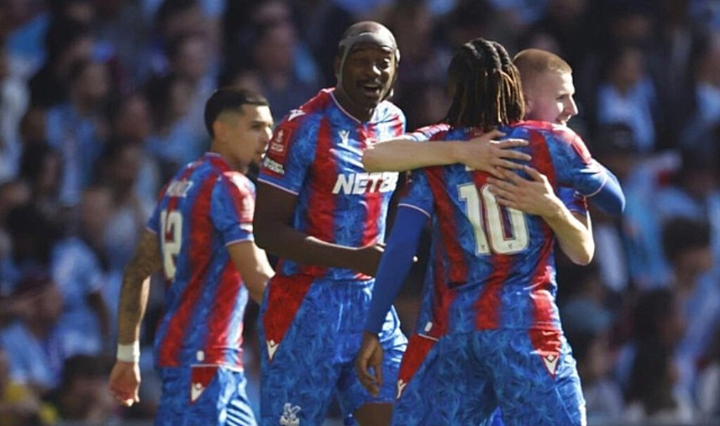 Crystal Palace FA Cup'ı İlk Kez Kazandı