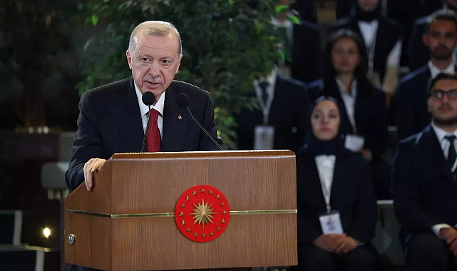 Cumhurbaşkanı Erdoğan: Terörsüz Türkiye kavşağını geçip, müreffeh bir ülke emanet edeceğiz
