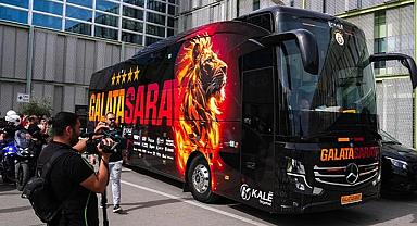 Galatasaray Otobüsüne Taşlı Saldırı: Camlar Kırıldı