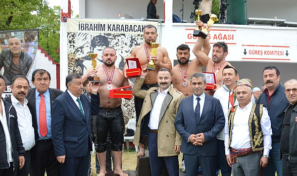 Havza'da Başpehlivan Yusuf Can Zeybek Oldu
