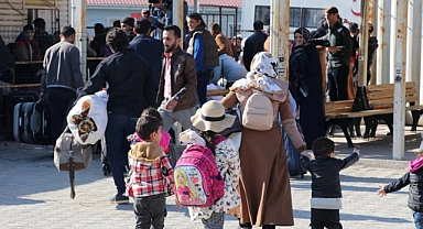 İçişleri Bakanı Yerlikaya: Gönüllü Dönen Suriyeliler 1 Milyonu Aştı