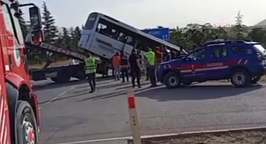 İki Otobüs Çarpıştı, 27 Kişi Yaralandı