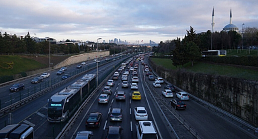 Nisan Ayında Trafiğe 191 Bin Araç Daha Katıldı