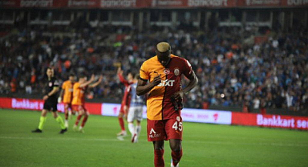 Osimhen Galatasaray Tarihine Geçti