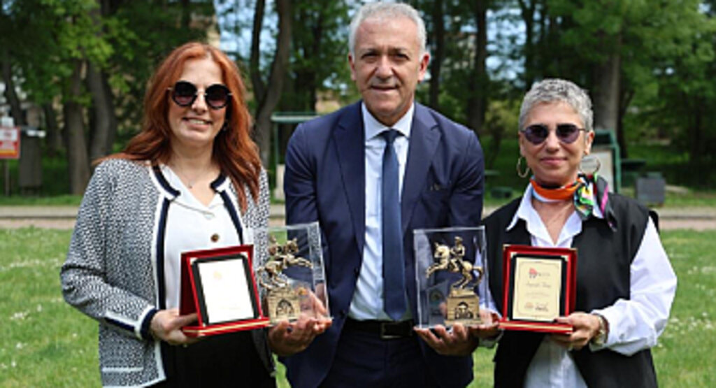 Samsun'da Cumhuriyet Kadınları Bandosu’na Anlamlı Plaket
