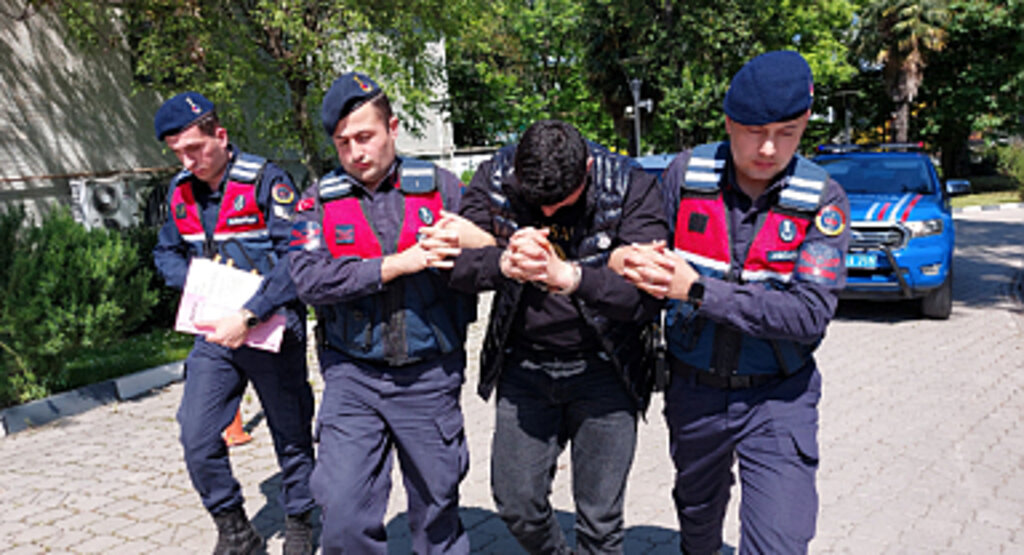 Samsun'da Evinden Sentetik Ecza Çıkan Şüpheli Tutuklandı