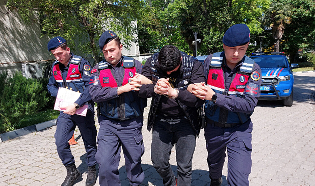 Samsun'da Evinden Sentetik Ecza Çıkan Şüpheli Tutuklandı