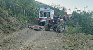 Samsun'da Kontrolden Çıkan Traktör Devrildi, Sürücü Hayatını Kaybetti