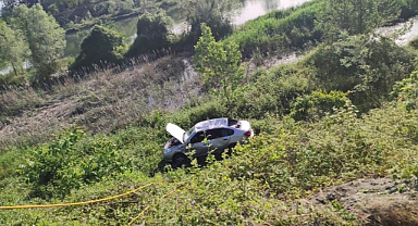 Samsun'da Otomobil Şarampole Yuvarlandı: 2 Yaralı