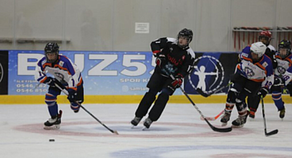 U14 Buz Hokeyi Türkiye Şampiyonası Samsun’da Başladı