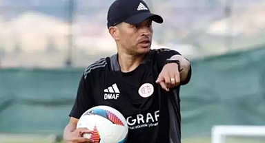 Alex de Souza Teknik Direktörlük Kariyerinde Yeni Sayfa Açtı