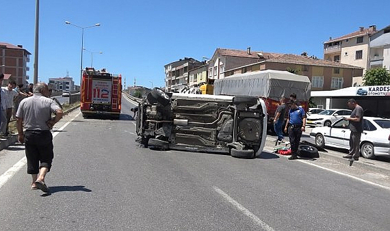 Bafra-Samsun Yolunda Korkutan Kaza! Refüjü Aşıp Karşı Şeride Geçti