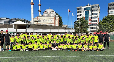 Çarşambaspor Yaz Futbol Okulu Kapılarını Miniklere Açtı