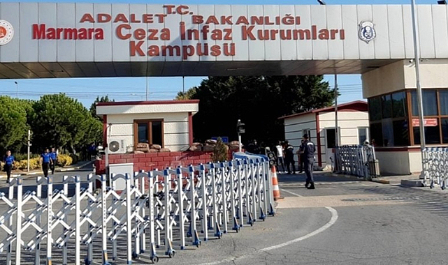 İBB Operasyonunda Tutuklananlar İzmir'e Sevk Ediliyor