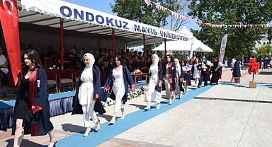 OMÜ Fen Fakültesi'nde Mezuniyet Coşkusu: 317 Öğrenci Diplomalarına Kavuştu