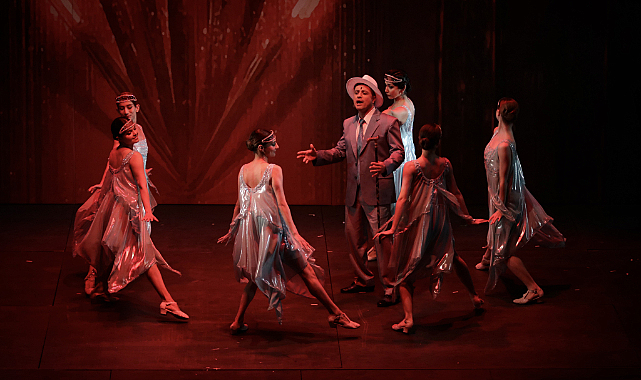 SAMDOB'dan Türkiye'de Bir İlk: "Singin' in the Rain" Prömiyeri Kapalı Gişe