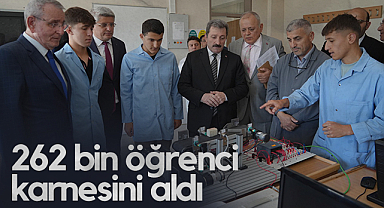 Samsun'da 262 bin Öğrenci Karnesini Aldı