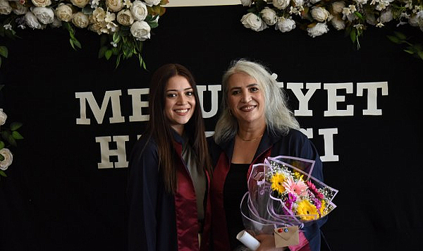 Samsun'da Anne-Kız Aynı Anda Mezun Oldu