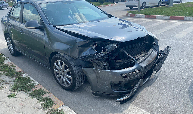 Samsun'da İki Otomobil Çarpıştı: 1 Yaralı