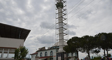 Samsun'da Minareden Düşen İşçi Ağır Yaralandı