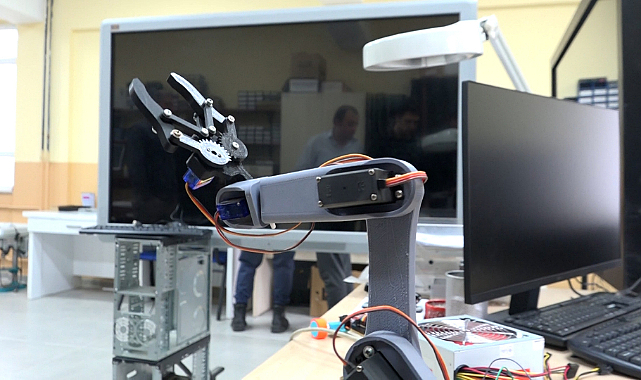 Samsunlu Öğrencilerden Robotik Kol
