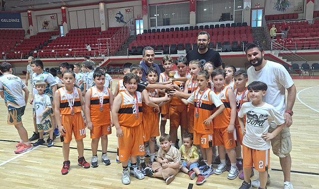 U11 Şampiyonluk Kupası Çarşamba'nın Oldu
