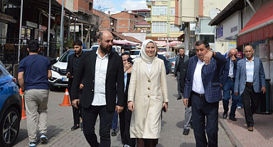 AK Partili Zeynep Yıldız Havza'da: Şehit Babasına Cumhurbaşkanı'ndan Mektup Getirdi