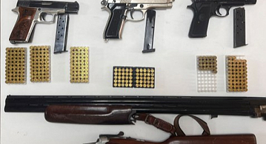 Bafra’da Polis Operasyonu: Çok Sayıda Ruhsatsız Silah Ele Geçirildi