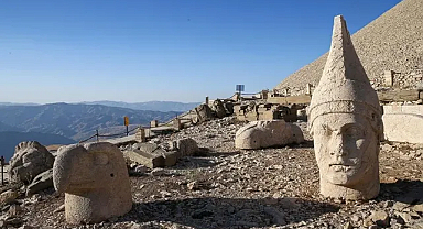 Nemrut Dağı'nda Turizm Patlaması: 7 Yılda 1 Milyon 38 Bin Ziyaretç