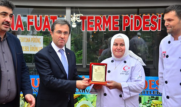 Terme'de Ahilik Haftası Coşkusu: Pide Ustasına Plaket