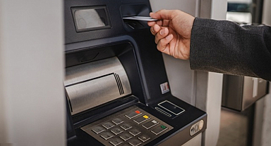 Tüketiciler Dikkat! Banka ATM'lerinden Gece Para Çekenler Neden Ek Masraf Ödüyor?