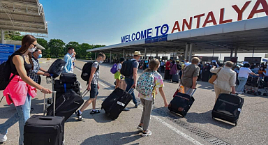 Antalya'da Hava Yoluyla Gelen Yabancı Turist Sayısı 16 Milyonu Aştı!
