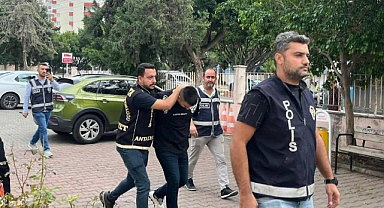 GÜVENLİK KAMERASINA YANSIDI! Antalya’da Husumet Kanlı Bitti: 2 Ölü, 2 Yaralı Şüpheliler Adliyeye Sevk Edildi