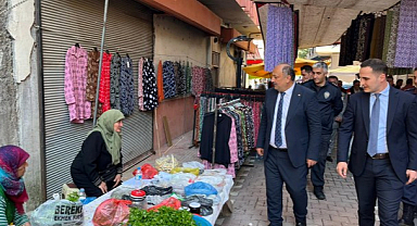 Kaymakam Beyazıt ve Başkan Karaca Halk Pazarında Esnafla Buluştu