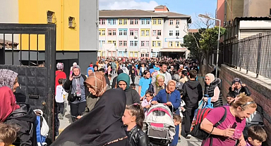 Marmara Denizi'nde 5 Büyüklüğünde Deprem! İstanbul'da Büyük Panik Yaşandı