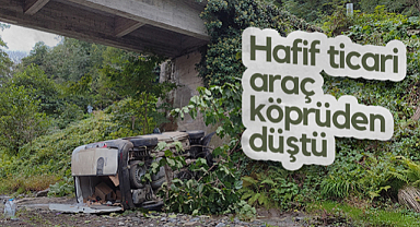 Samsu'da Hafif Ticari Araç Köprüden Düştü, 2 Kişi Yaralandı