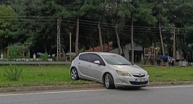 Samsun Alaçam'da İki Otomobil Çarpıştı: 2 Kişi Yaralandı