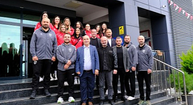Samsunspor Voleybol’dan İsim Sponsoru Sınav Koleji’ne Ziyaret