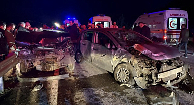 Sinop'ta Kaza: Lastik Değiştiren Araca Çarpıldı, 4 Kişi Yaralandı