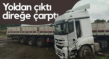 Terme’de Kaygan Yolda Korkutan Kaza: Tır Elektrik Direğine Çarptı